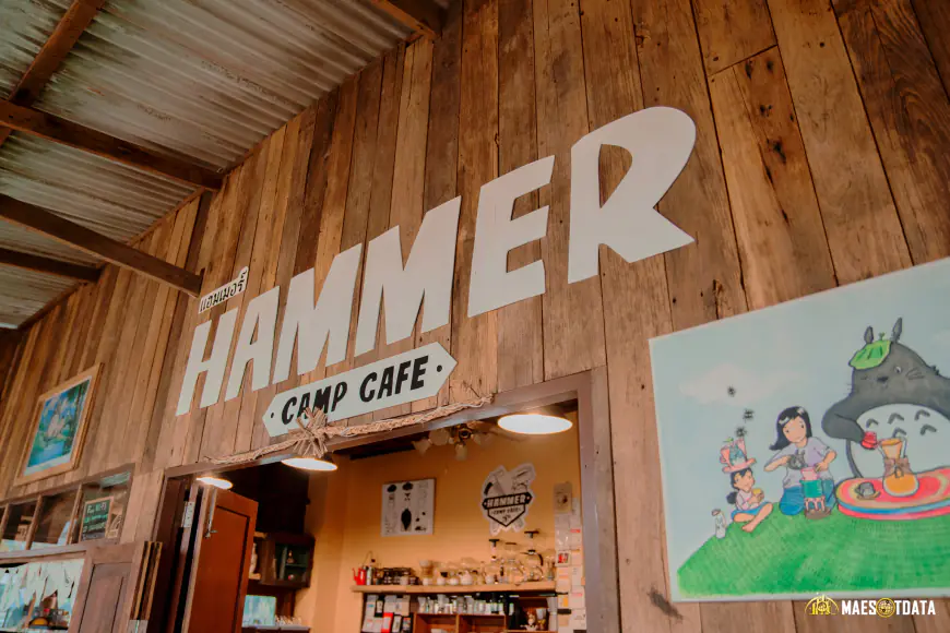 ป้ายหน้า Hammer CAMP Cafe  ดูมีสไตล์