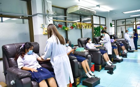 ทหาร นักเรียนจิตอาสาร่วมบริจาคโลหิตให้โรงพยาบาลแม่สอด