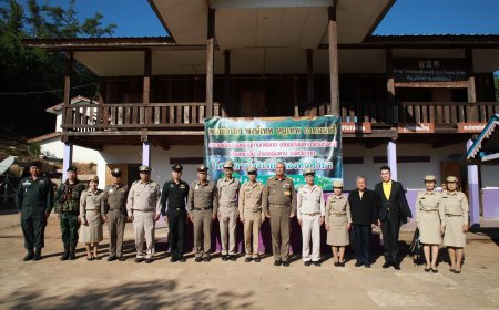 องคมนตรี ตรวจเยี่ยมและติดตามผลการดำเนินงานในโครงการกองทุนการศึกษา