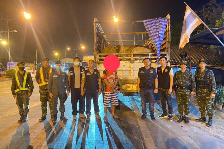 เจ้าหน้าที่ปฏิบัติภารกิจ ตั้งจุดตรวจ/จุดสกัดกั้น ได้ตรวจสอบ รถบรรทุกต้องสงสัยจำนวน ๑ คัน