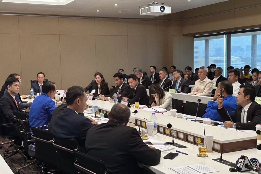 ผู้ว่าราชการจังหวัดตากเข้าร่วมประชุมเกี่ยวกับการขนกากแร่อุตสาหกรรม