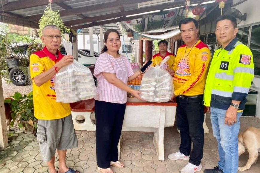 สมาคมกู้ภัยนครแม่สอด "เป็นสะพานบุญ" ช่วยเหลือเพื่อน มนุษย์หนีภัยจากการสู้รบ