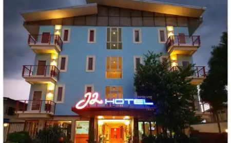 โรงแรม J2 Hotel