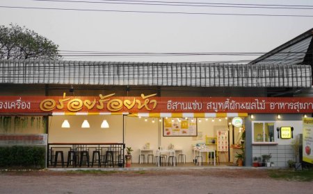 อร่อย105 Somtum & Bistro  บริการอาหารอีสาน