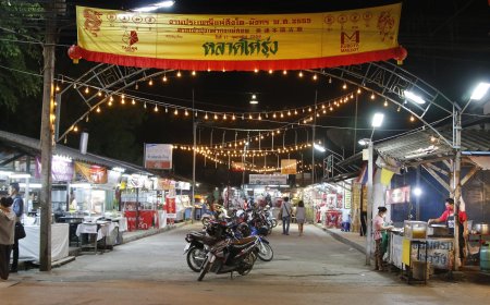 ตลาดโต้รุ่งแม่สอด Mae Sot Night Market