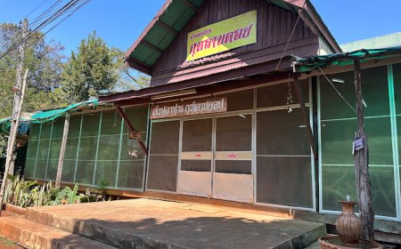 ร้านอาหารกุหลาบดอย อำเภอพบพระ
