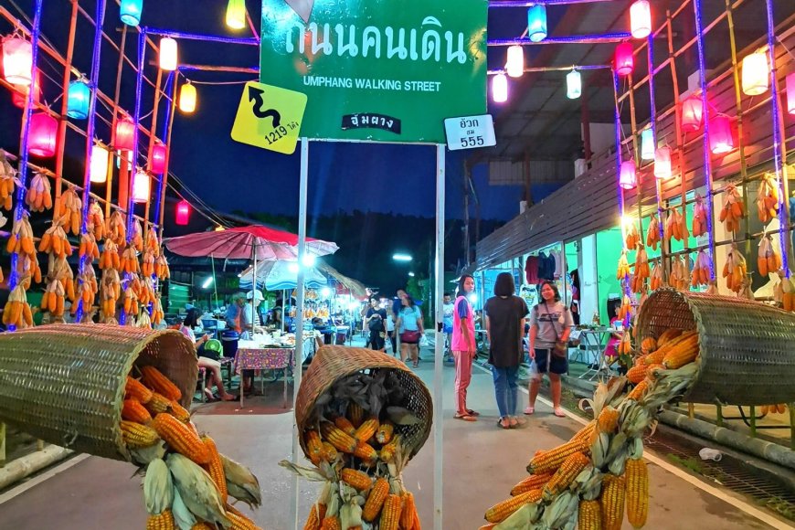 ถนนคนเดินอุ้มผาง