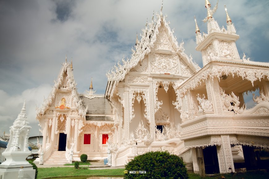 พระธาตุสีขาวแม่สอด