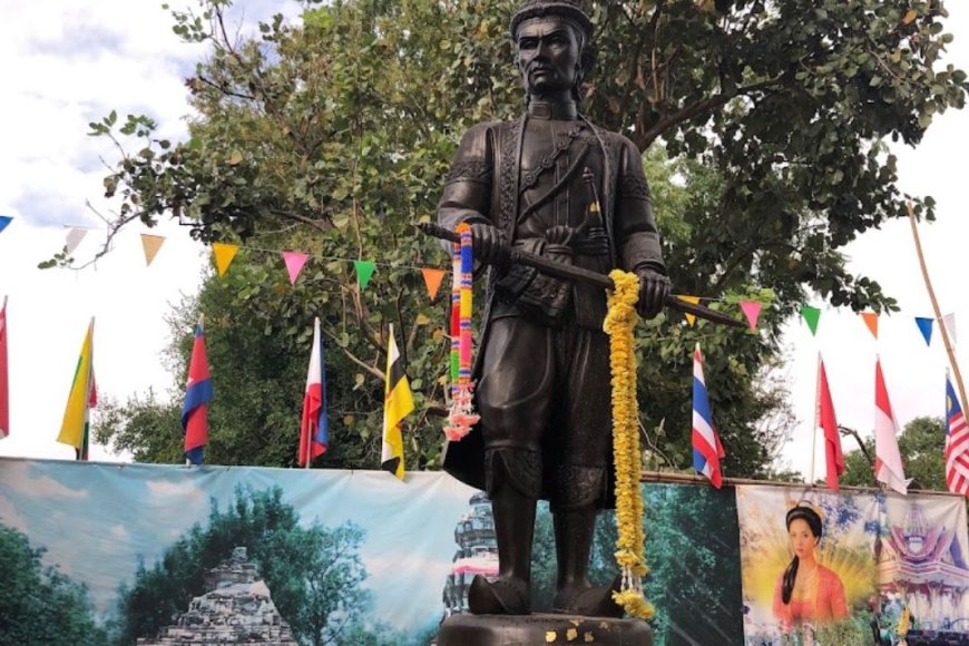 อนุสาวรีย์สมเด็จพระนารายณ์มหาราช