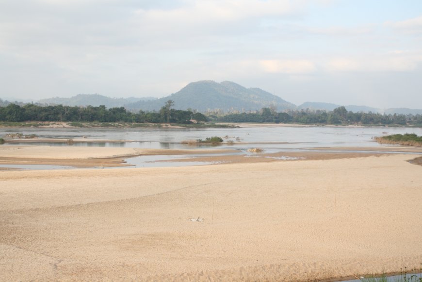 หาดทรายทองแม่ปิงเมืองตาก