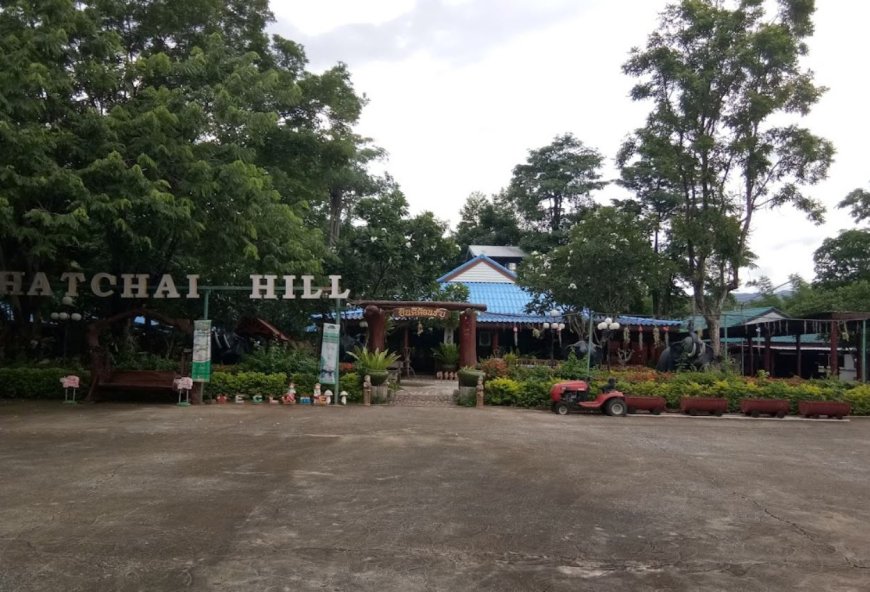 ฉัตรชัย คันทรีฮิลล์ Chatchai Country Hill