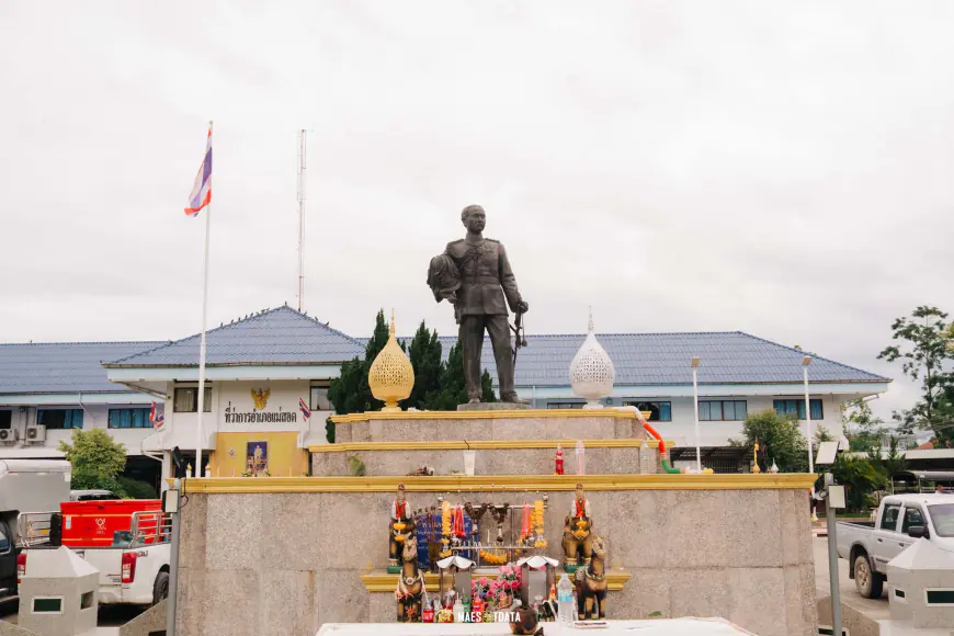 ลานหน้าที่ว่าการอำเภอแม่สอด จังหวัดตาก 