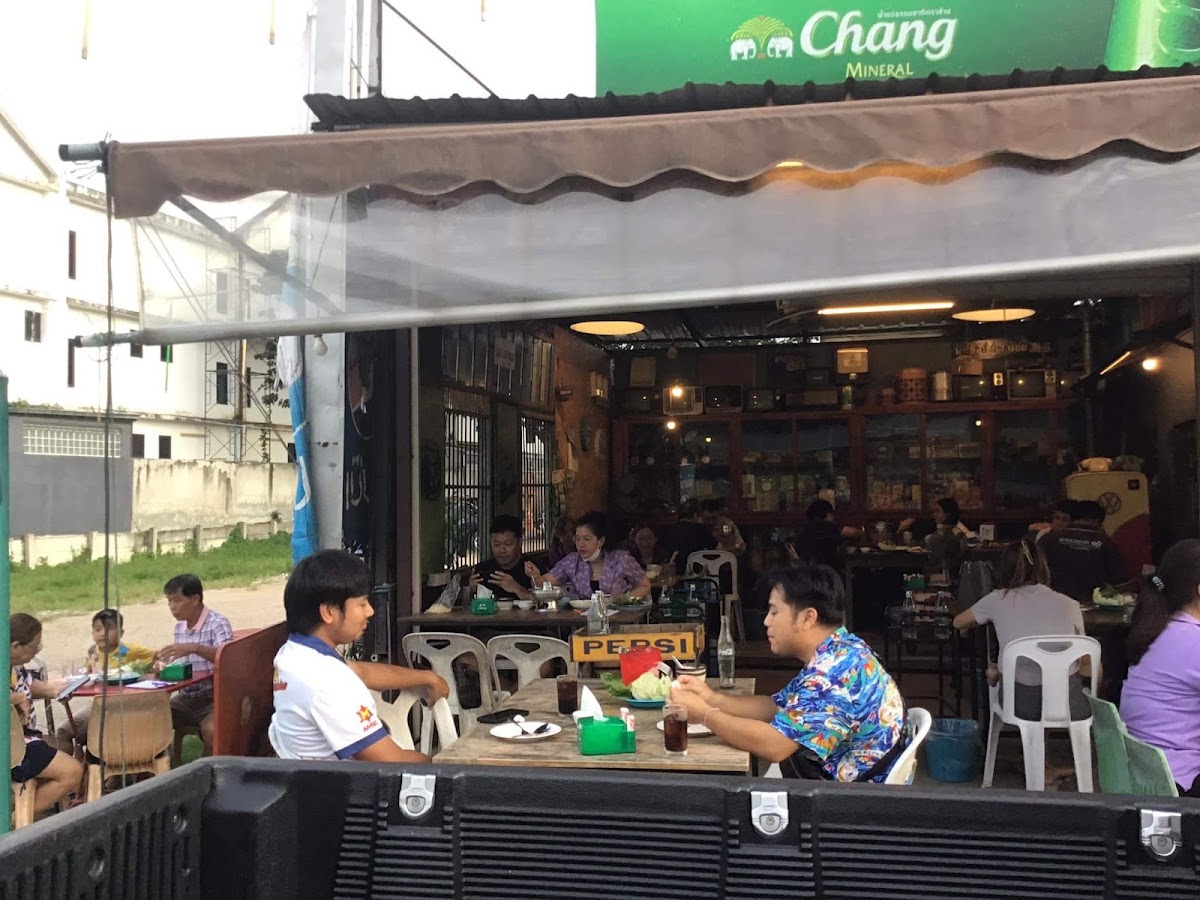 วันดีลาบเป็ด แม่สอด เจ้าเก่า สาขา 1(สี่แยกโรบินสัน)