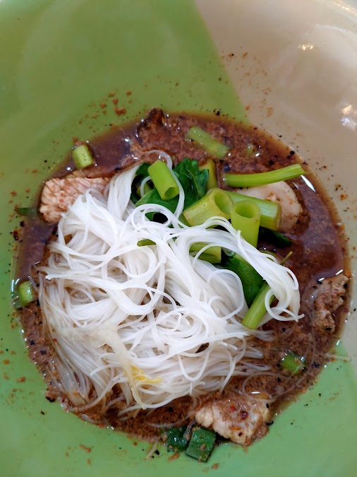บังมัตก๋วยเตี๋ยวเรืออยุธยา-แม่สอด อาหารฮาลาลอำเภอแม่สอดจังหวัดตาก