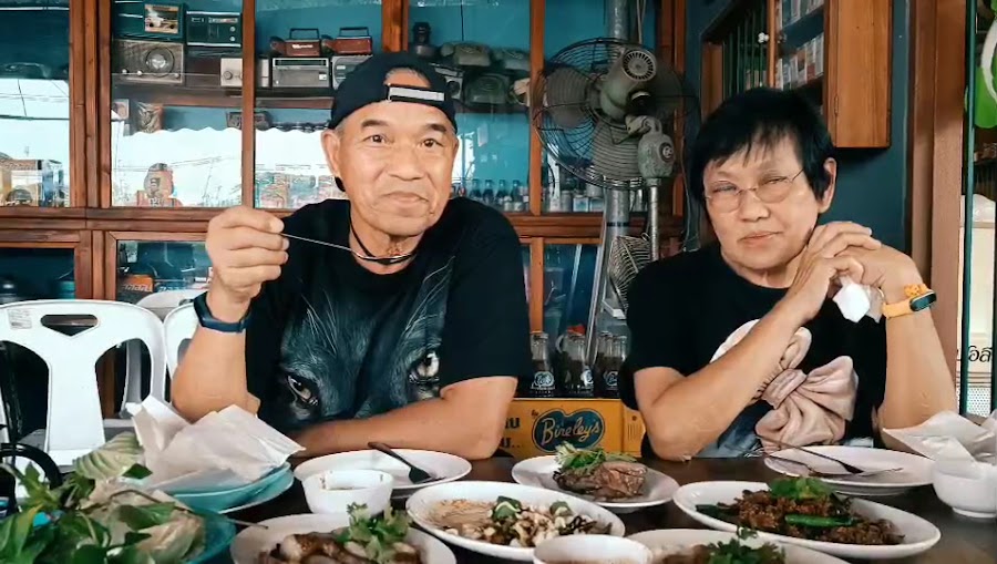 วันดีลาบเป็ด แม่สอด เจ้าเก่า สาขา 1(สี่แยกโรบินสัน)