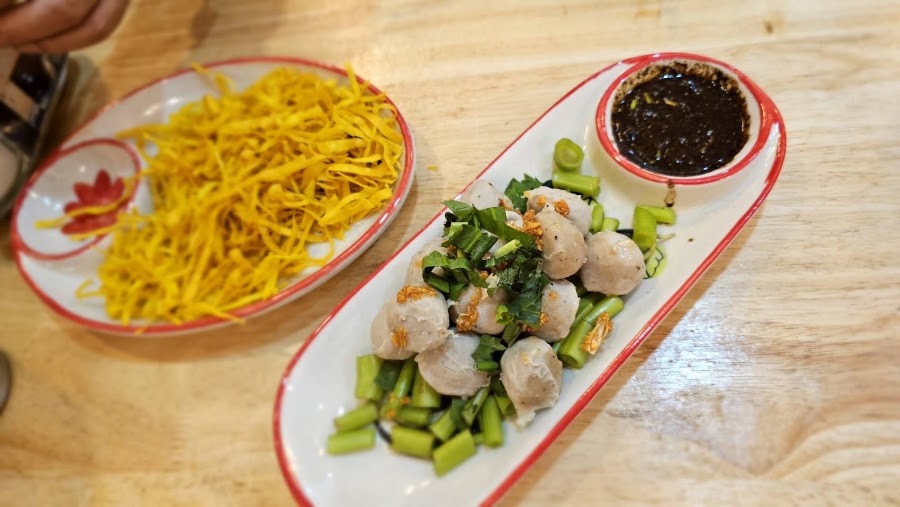 บังมัตก๋วยเตี๋ยวเรืออยุธยา-แม่สอด อาหารฮาลาลอำเภอแม่สอดจังหวัดตาก