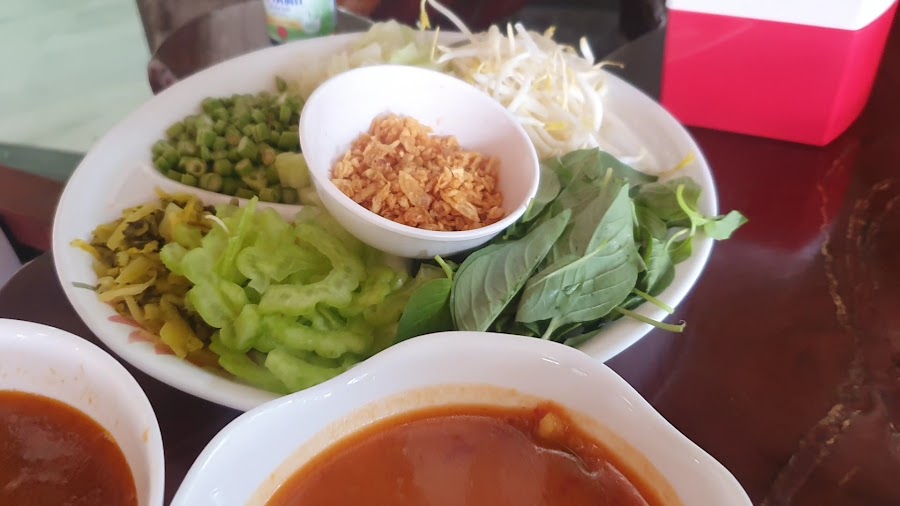ขนมจีนขยุ้มร้านคุณน้อย