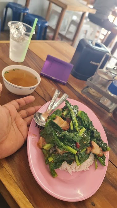 เจ๊แหว๋วอาหารตามสั่ง