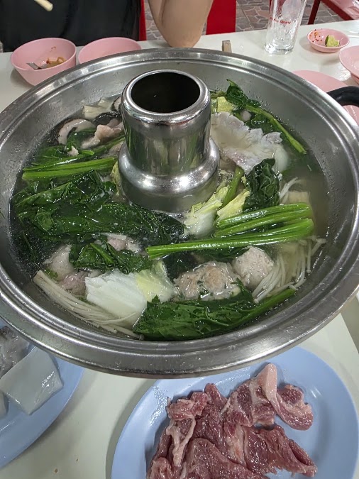 ร้านสุกี้หม้อไฟ