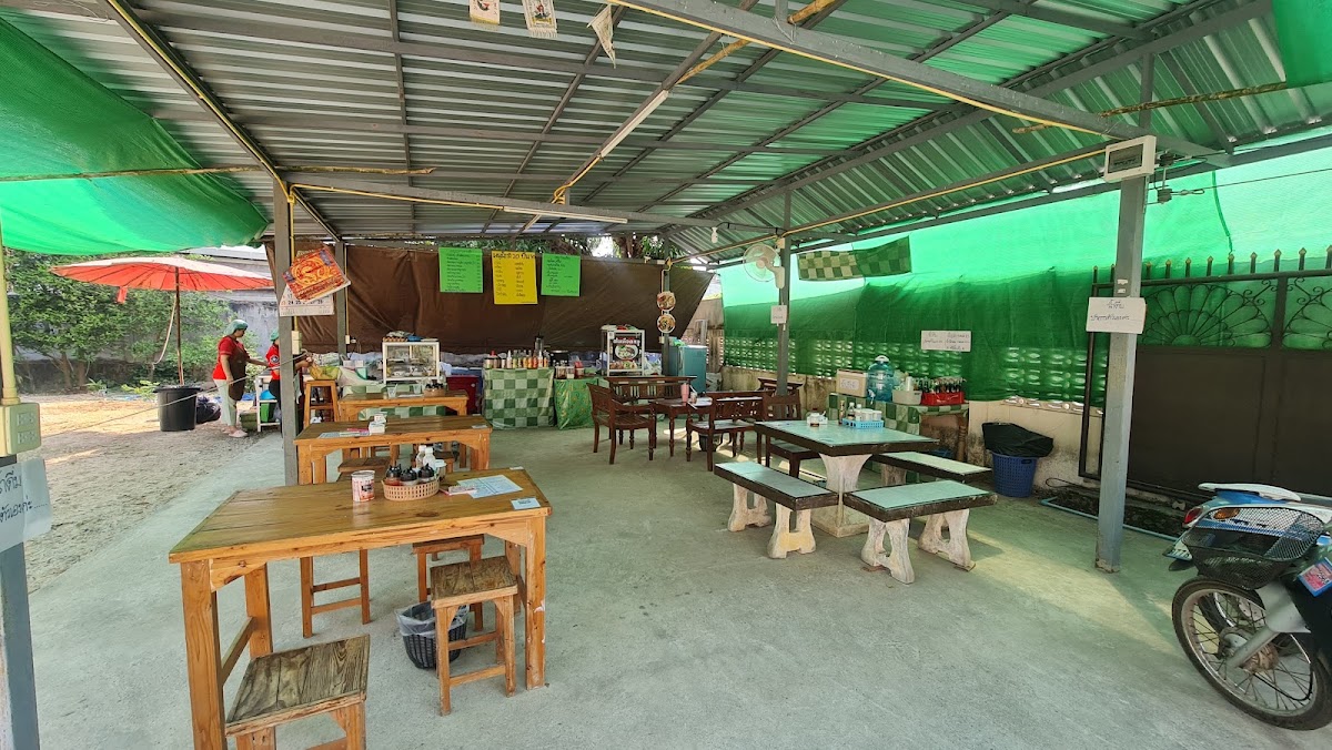 ร้านสองพี่น้องแม่สอด(เฮียชัยต้มเลือดหมู)@O