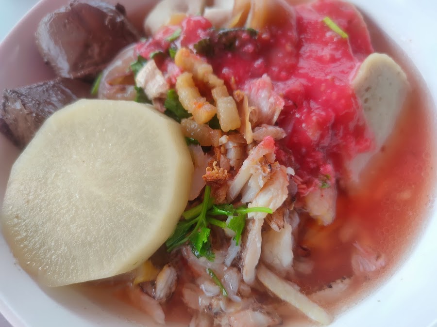 บะหมี่เกี๊ยวหน้าตู้เขียว By KruOil