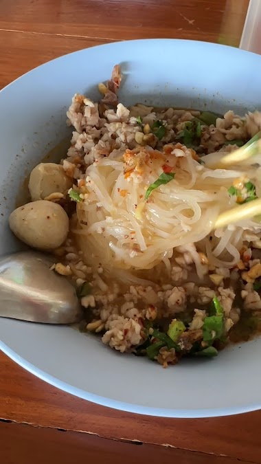 กิ๋นเตี๋ยวที่อำเภอแม่สอด