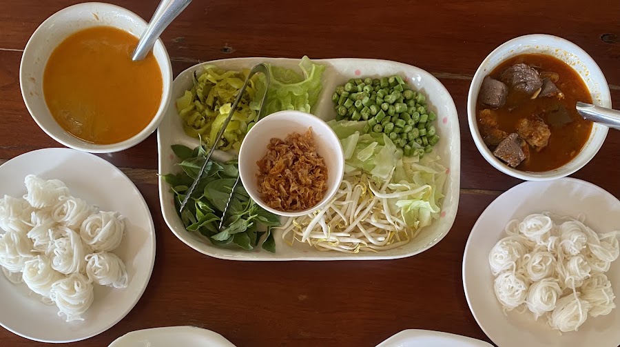 ขนมจีนขยุ้มร้านคุณน้อย