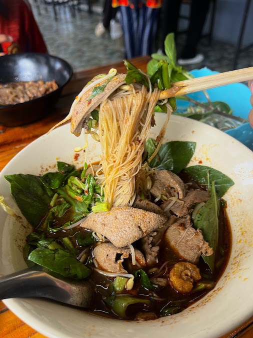 ร้านอิ่มพุงแม่สอด (ลูกชิ้นหน้าบ้าน.)