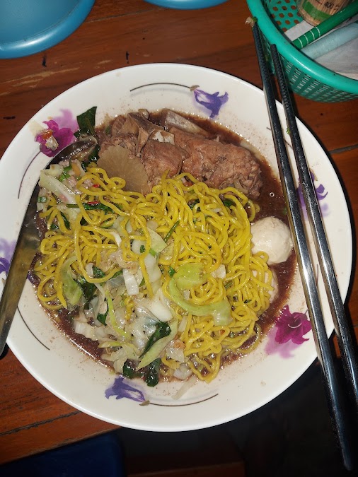 ร้านก๋วยเตี๋ยว พอเพียง