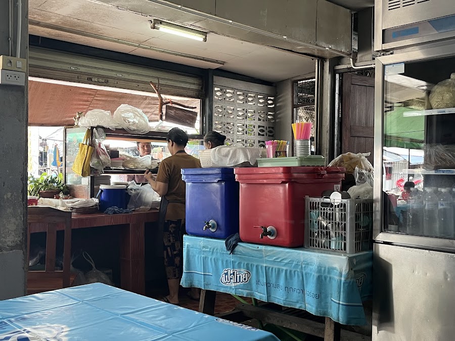 ก๋วยเตี๋ยวป้าลอง