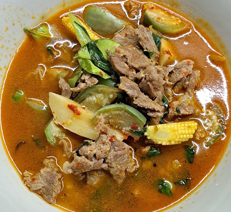 พรกะเพราอาหารตามสั่ง และ ขนมไข่หงส์ส์