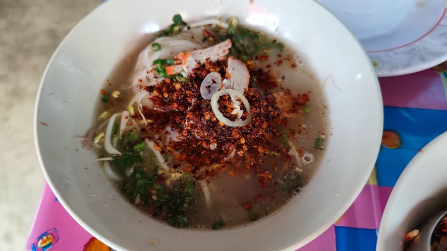 ร้านก๋วยเตี๋ยวยายแหม่ง