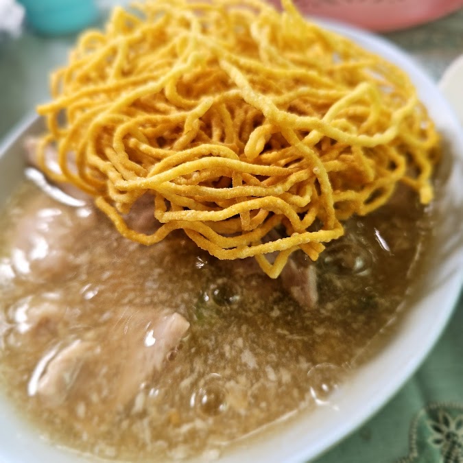 ร้านราดหน้าหมูหมัก