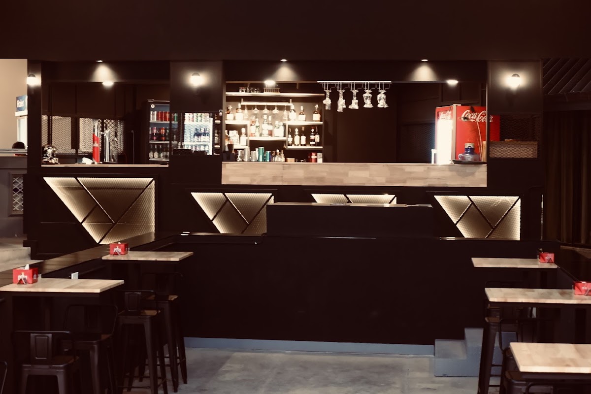 Laywaddy Bar & Restaurant