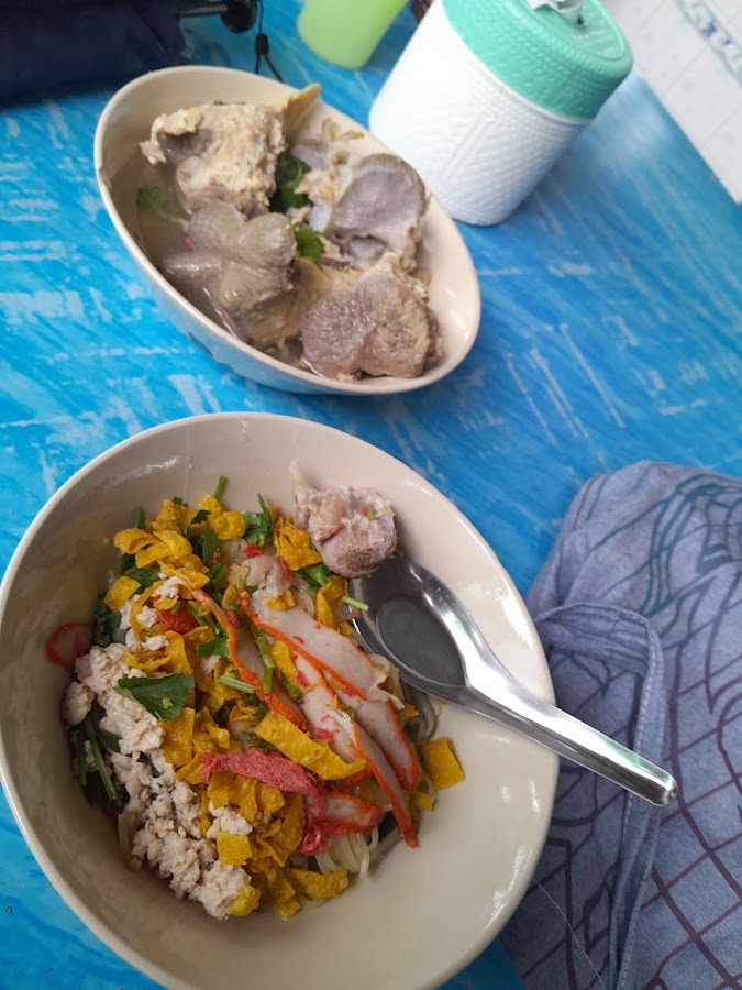 ร้านก๋วยเตี๋ยว ยายจิต