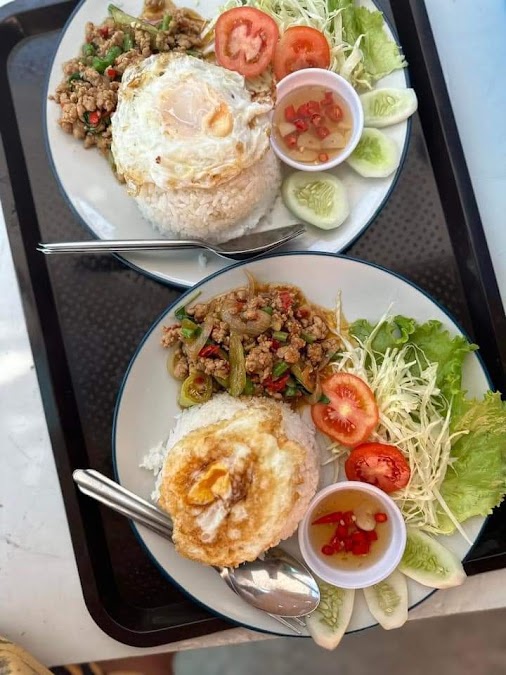 โซนแซ่บ(อาหารอีสาน-ก๋วยเตี๋ยว-ตามสั่ง)